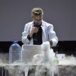 В Ірпені для дітей організовують безкоштовне хімічне шоу